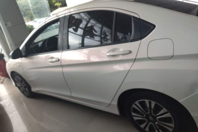 Used Honda City 2015 1.5L CVT Luxury Edition
