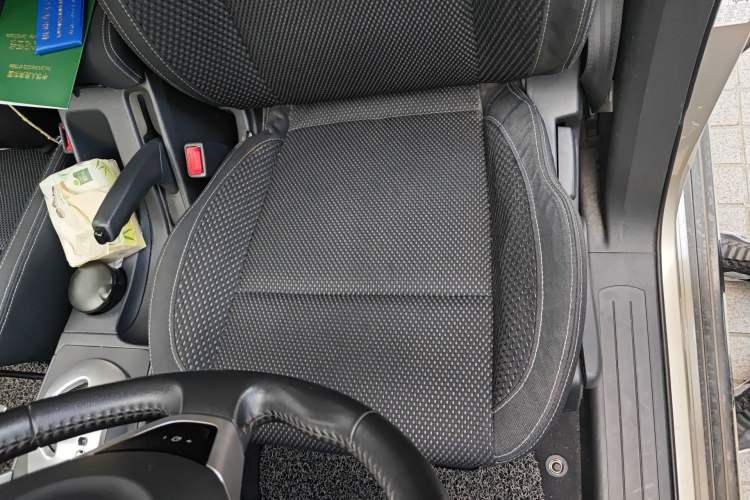 Used Renault Koleos 2012 2.5 4x4 Urban Edition Left Front Seat