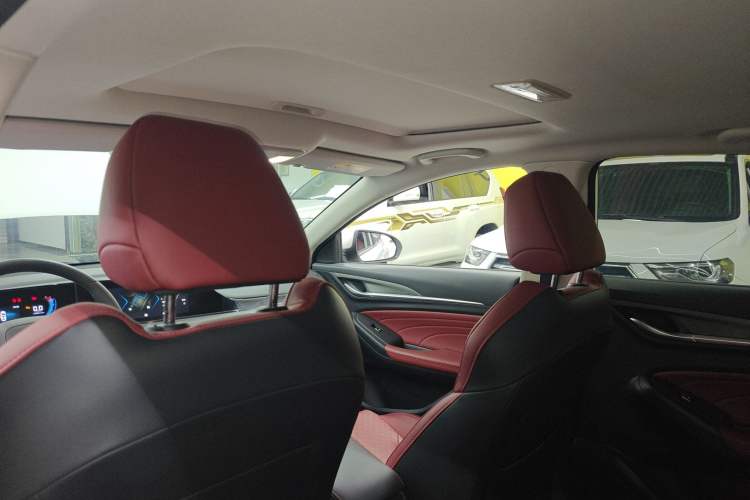 Used Changan Eado 2021 PLUS Blue Whale NE 1.4T GDI DCT Prestige Model
