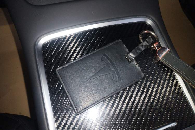 Used Tesla Model Y 2021 Long-Range All-Wheel-Drive Version 3D7
