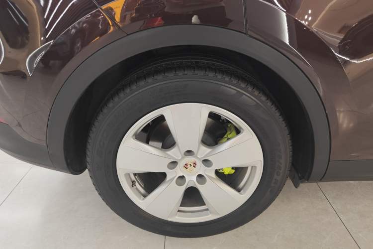 Used Porsche Cayenne E-Hybrid 2020 Cayenne E-Hybrid 2.0T Right Rear Wheel Hub