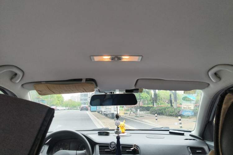 Used Volkswagen Lavida 2013 Revised Classic 1.6L Manual Fashion Edition Headliner