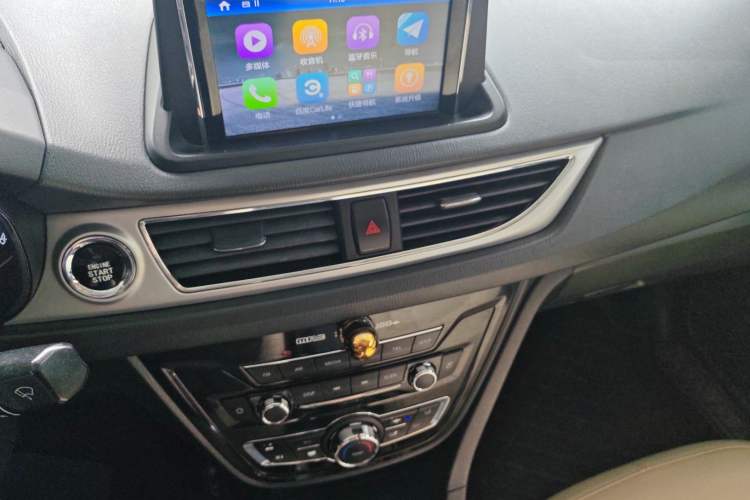 Used CHANGAN Alsvin V7 2016 1.6L Automatic Enjoyment Model China V Standard Audio And AC Panel