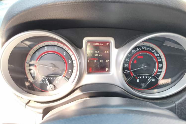 Used Dodge Journey 2013 2.4L Two-Wheel Drive Luxury Version