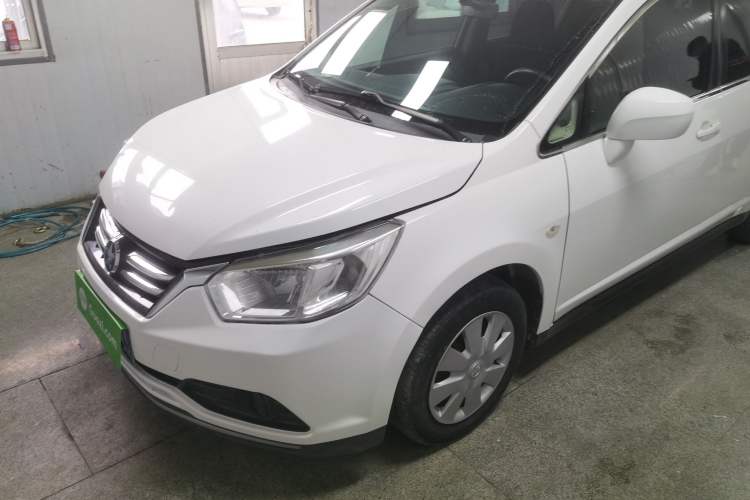 Used Venucia R50 2015 1.6L Automatic Fashion Edition