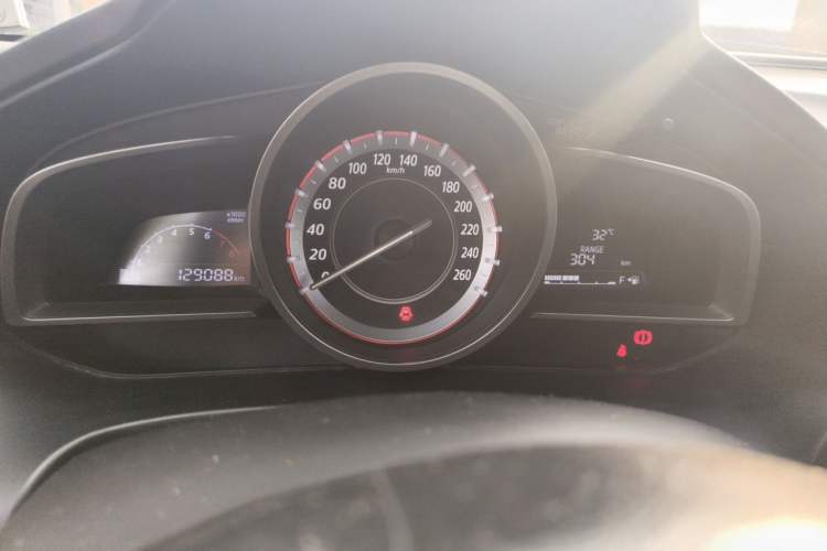 Used Mazda 3 Axela 2014 Hatchback 1.5L Manual Comfort Model