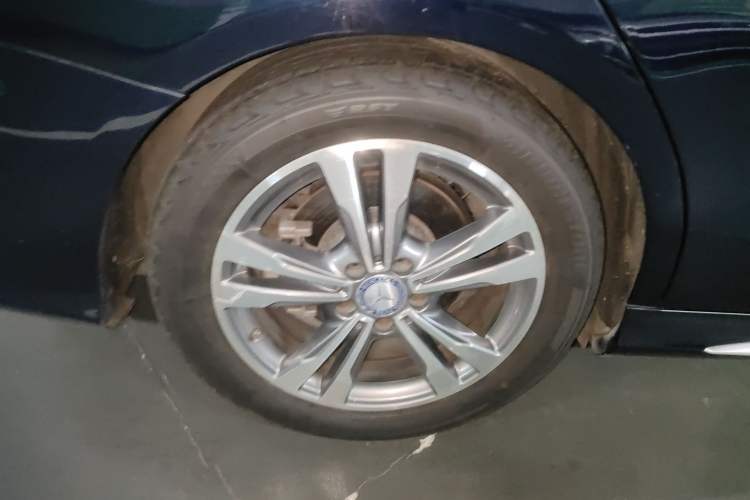 Used Mercedes-Benz C-Class 2017 C 200 L Sport Edition Right Rear Wheel Hub