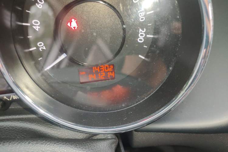 Used Peugeot 3008 2015 2.0L Automatic Classic Edition
