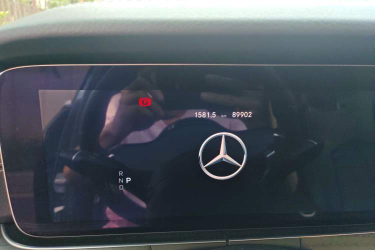 Used Mercedes-Benz E-Class 2020 Facelift E 260 L Sport Edition Odometer Close Up