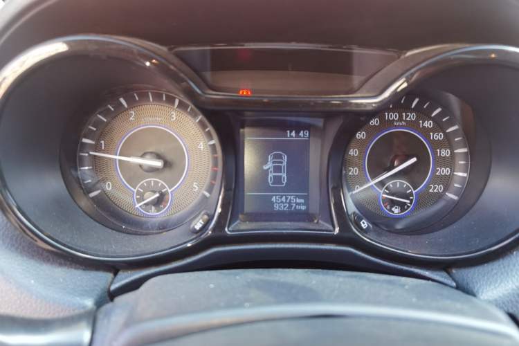 Used JMC Yuhu 5 2019 2.0T Diesel Manual 4x4 Advanced Version China VI Standard Long Wheelbase
