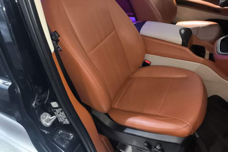 Used Mercedes-Benz Vito 2021 2.0T Elite Version 7 Seats