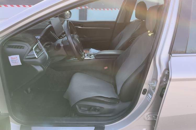 Used Toyota Camry 2021 2.5G Luxury Edition Left Front Seat