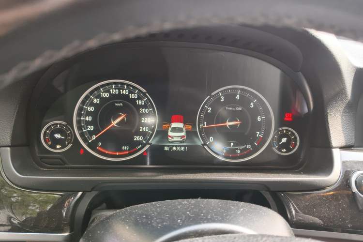 Used BMW 5 Series 2014 535Li Leading Model
