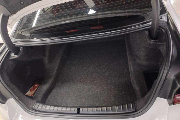 Used BMW 5 Series 2022 Second Facelift 525Li M Sport Package
