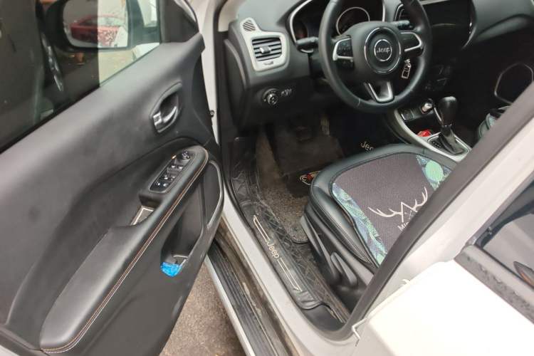 Used Jeep Compass 2017 200T Automatic Enjoyment Version
