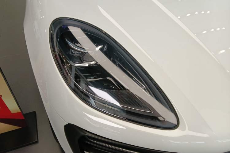 Used Porsche Macan 2024 Macan 2.0T Right Front Headlight