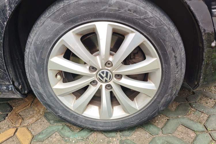 Used Volkswagen Magotan 2015 1.8TSI Advanced Model Right Front Wheel Hub