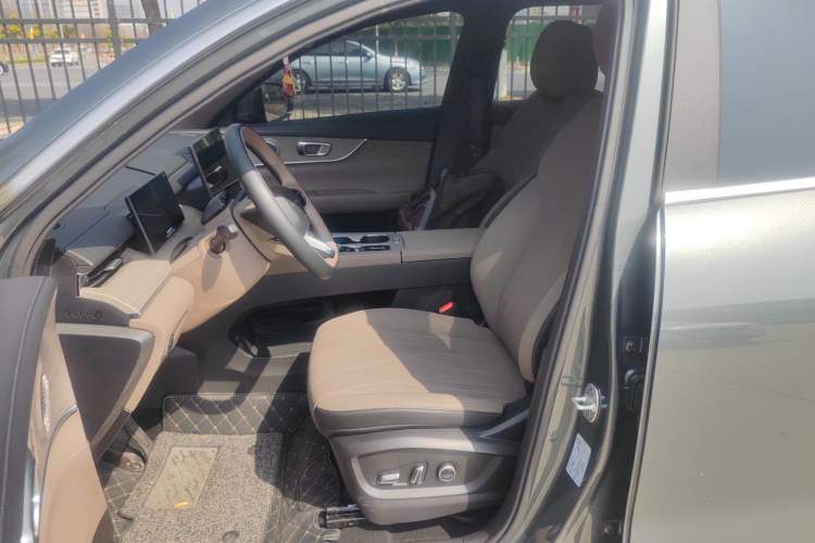 Used Chery Fengyun T8 2025 1.5T 130km Deluxe Version 5 Seats
