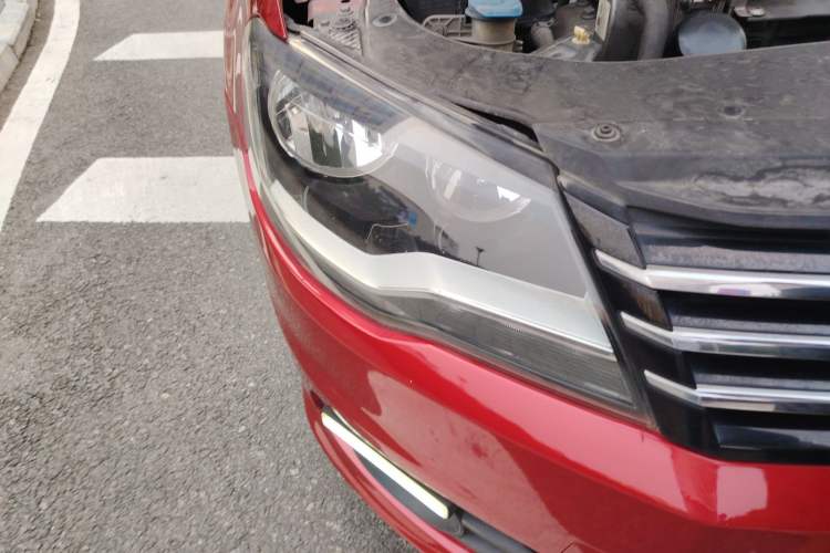 Used Volkswagen Bora 2014 1.4TSI Automatic Comfort Model Right Front Headlight