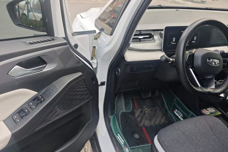 Used Geometry E Firefly 2024 301km Flowing Light