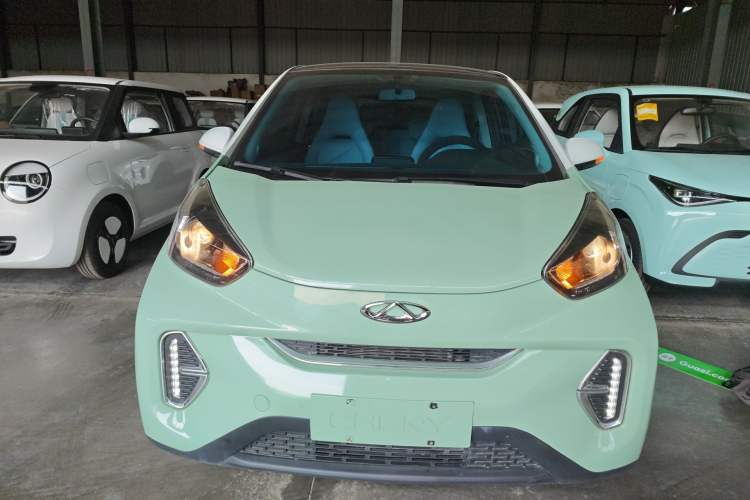 Used Chery Little Ant 2022 Revised Version Sweet Pink Edition Half-Sugar Version Lithium Iron Phosphate 30.7 kWh 30 kW 301 km Front