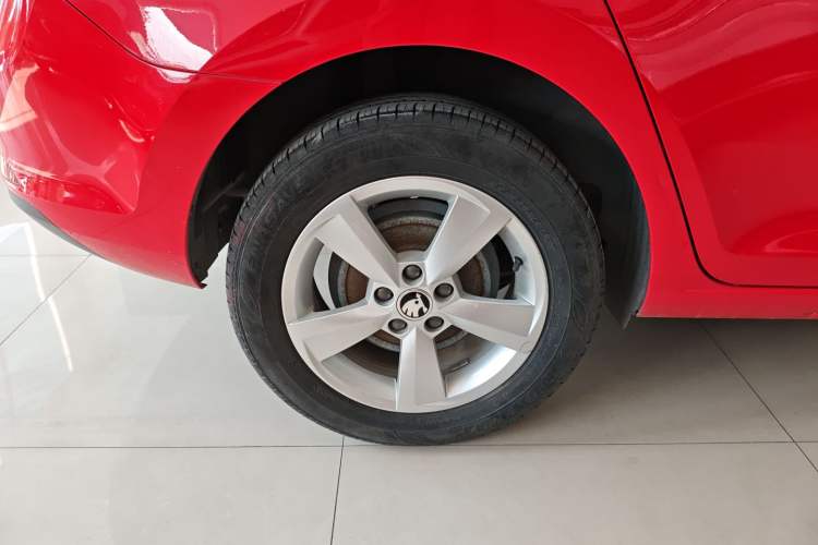 Used Skoda Rapid Spaceback 2014 1.6L Automatic Enjoyment Edition Exterior 5