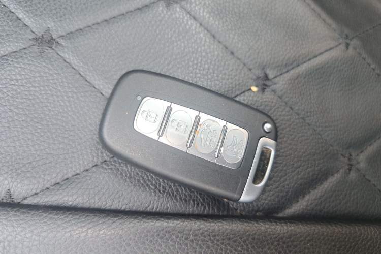 Used Hyundai ix35 2010 2.0L Automatic Two-Wheel Drive Elite Edition GLS
