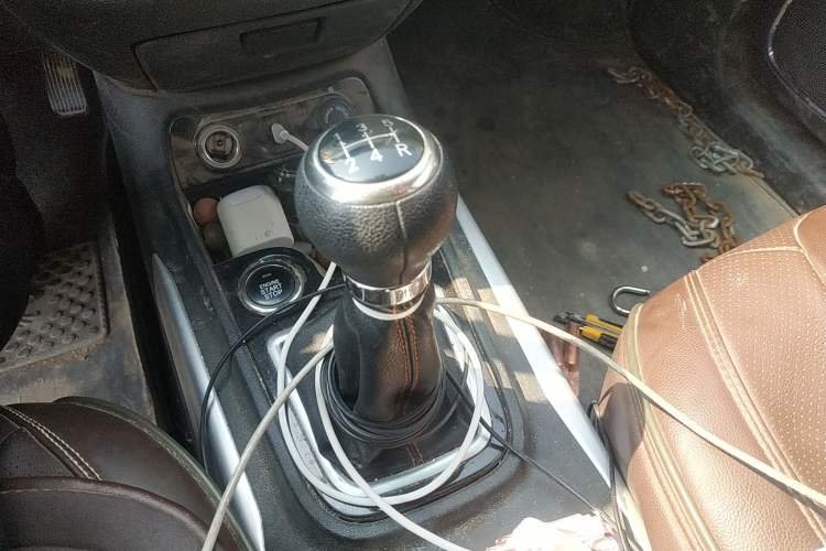 Used SWM X3 2021 1.5L Manual Comfort Version 7 Seats Gear Lever