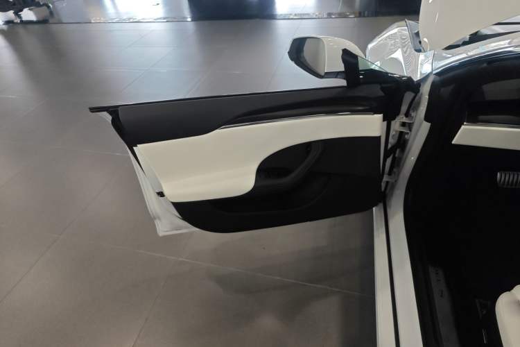 Used Tesla Model S 2023 Three-Motor All-Wheel-Drive Plaid Version
