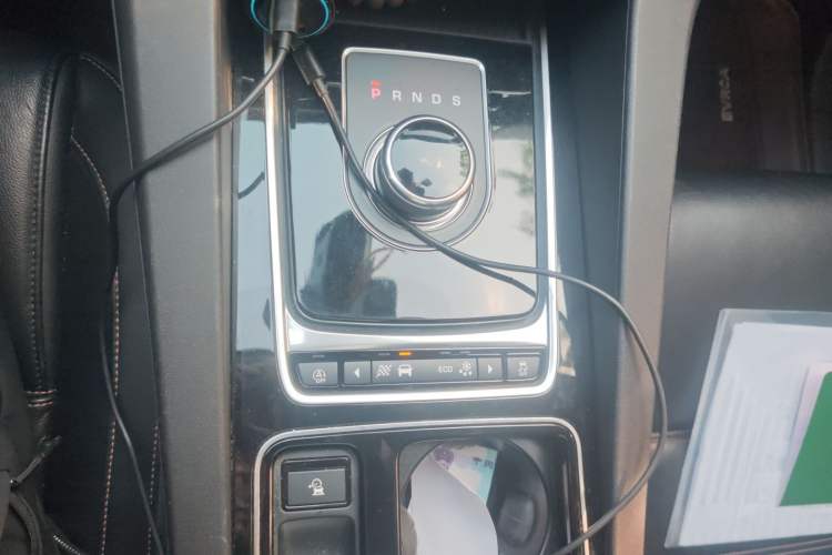 Used Jaguar F-PACE 2018 2.0T Two-Wheel Drive Urban Deluxe Edition Gear Lever