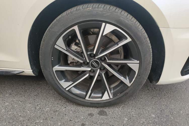 Used Audi A4L 2023 40 TFSI Luxury Dynamic Model
