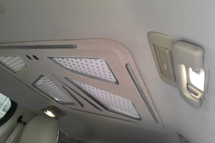 Used Buick GL8 2013 3.0L GT Luxury Business Haoya Edition
