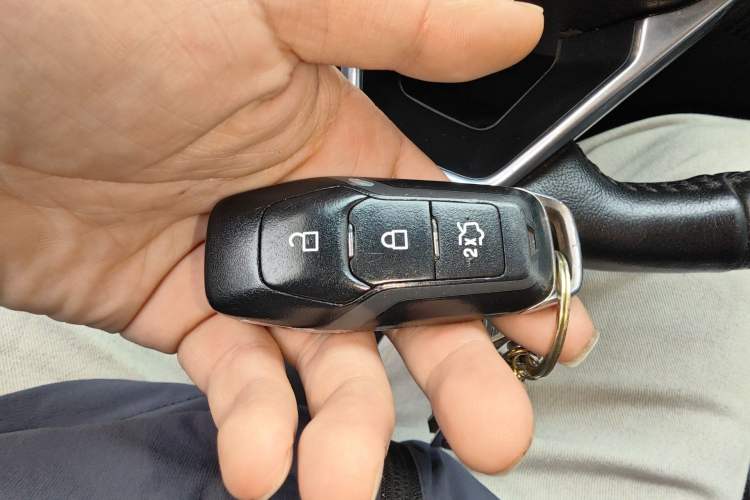 Used Ford Edge 2015 2.0T GTDi Four-Wheel Drive Prestige Model