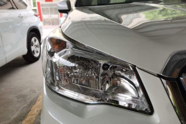 Used Subaru Forester 2013 2.5i Automatic Elite Edition Right Front Headlight