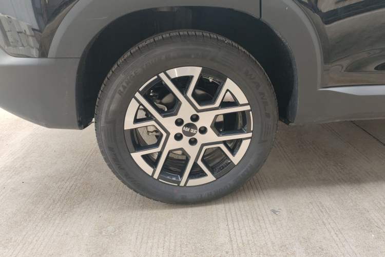 Used BAIC Off-Road BJ30 2026 Model Traveler 1.5T Hybrid Standard Version Exterior 3