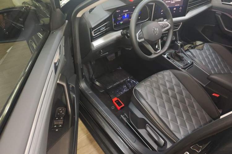 Used Volkswagen Sagitar 2023 300TSI DSG Excellence Edition Driver Seat