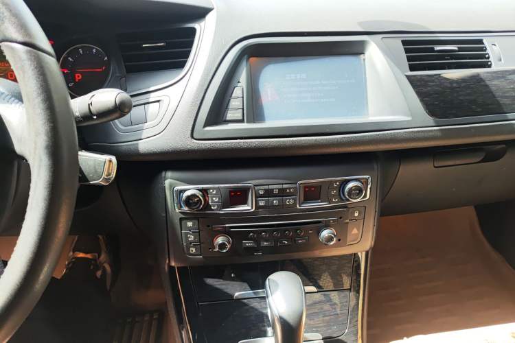 Used Citroen C5 2013 2.0L Automatic Luxury Model Audio And AC Panel