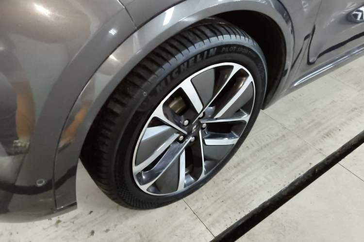 Used Li Auto L9 2022 Max model
