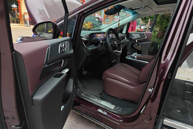 Used Buick Century 2023 2.0T Six-Seater Yinshi Edition
