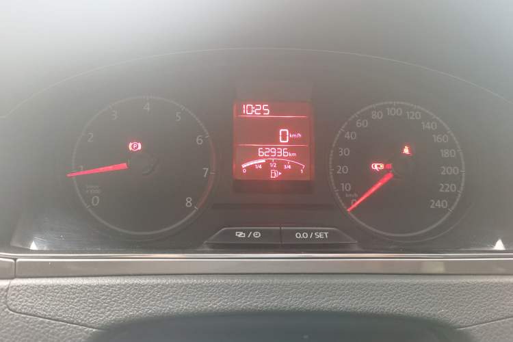 Used Volkswagen Santana 2016 1.6L Manual Comfort Edition
