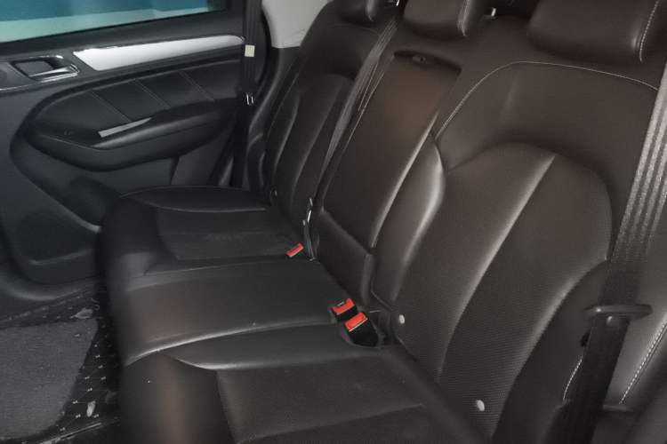 Used Roewe RX5 2016 20T Two-Wheel Drive Automatic Internet Smart Edition
