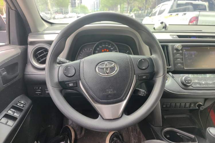 Used Toyota RAV4 2019 2.0L CVT Two-Wheel Drive Pioneer Edition China V Standard