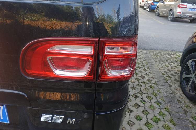 Used FORTHING Lingzhi 2019 M5 1.6L 7-Seater Base Model China VI
