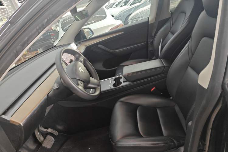 Used Tesla Model Y 2021 Long-Range All-Wheel-Drive Version