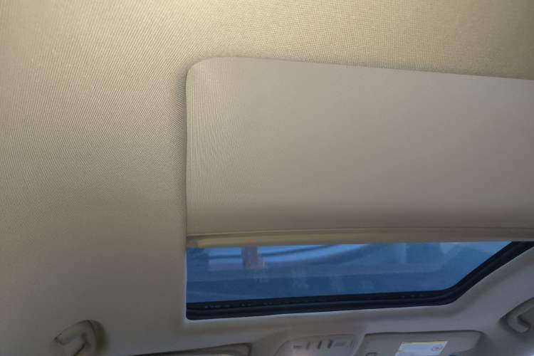 Used Buick LaCrosse 2011 2.4L SIDI Elegant Edition Headliner