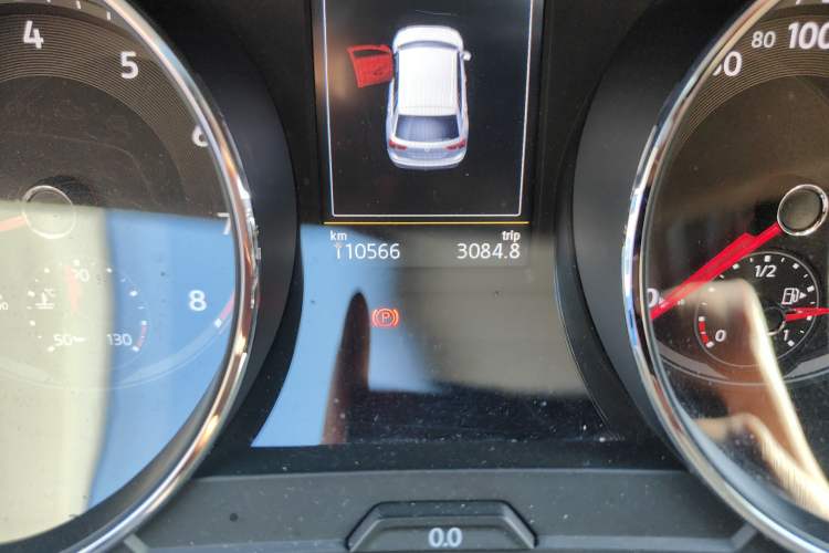 Used Volkswagen Tiguan L 2018 330TSI Automatic Two-Wheel Drive Luxury Edition Odometer Close Up