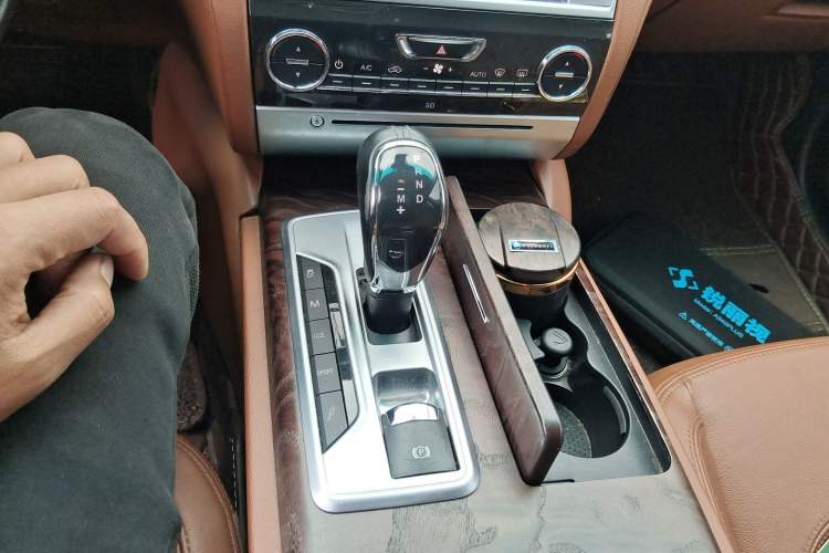 Used Maserati President 2013 3.0T Standard Model Gear Lever