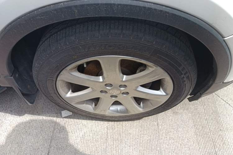 Used Buick Encore 2015 1.4T Automatic Two-Wheel Drive Urban Elite Version
