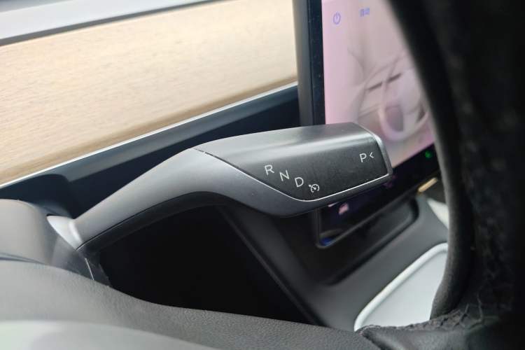 Used Tesla Model Y 2021 Long-Range All-Wheel-Drive Version
