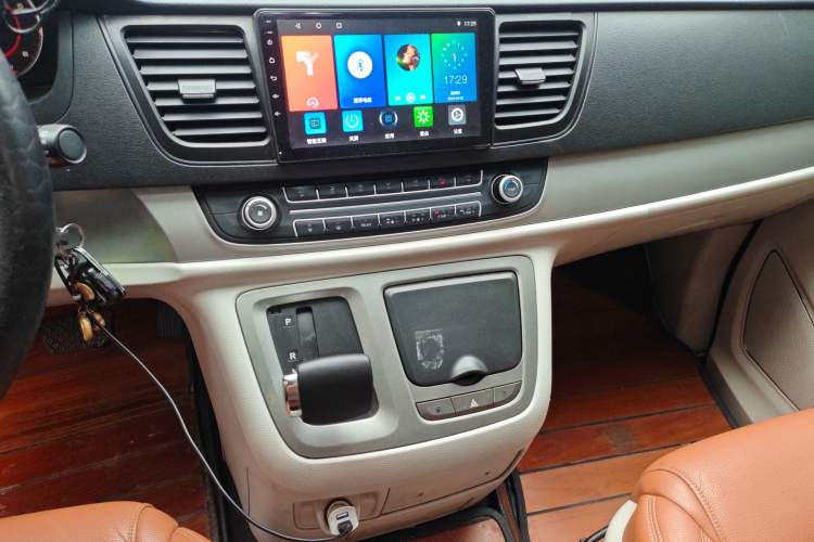 Used SAIC MAXUS G10 2015 2.0T Automatic Anniversary Edition Audio And AC Panel